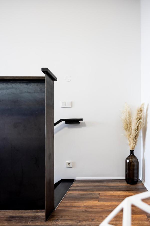 Loft-Style Duplex With Balcony In Downtown Reykjavik Apartment Exterior photo